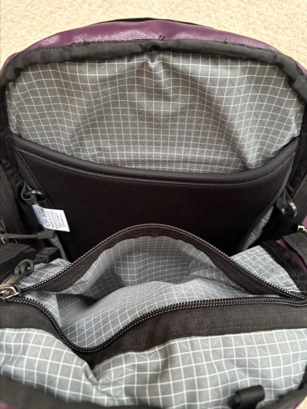 Tom Bihn Zeitgeist aubergine/northwest sky excellent condition